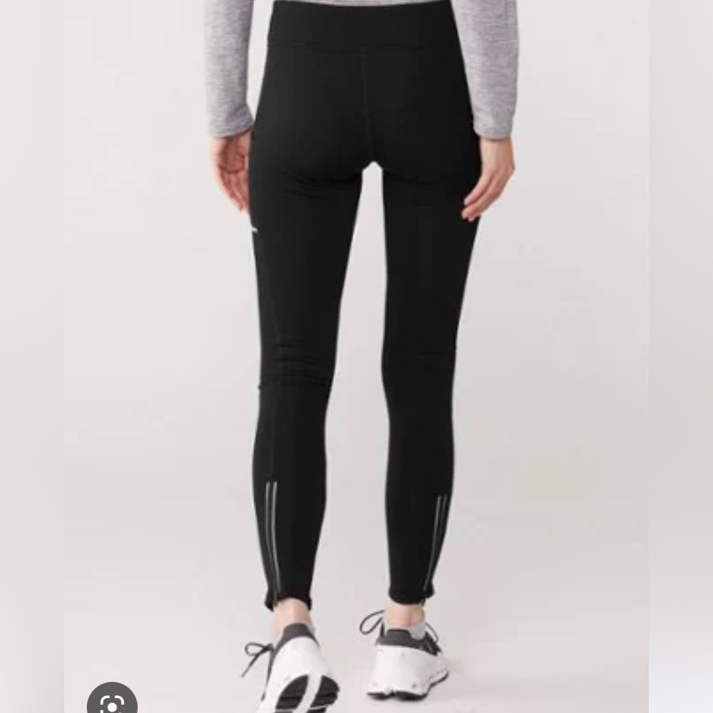 REI Black leggings/base layer, zip ankle • running, skiing